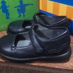 FIRM PRICE!!!  Adorable navy Mary Jane with buckle